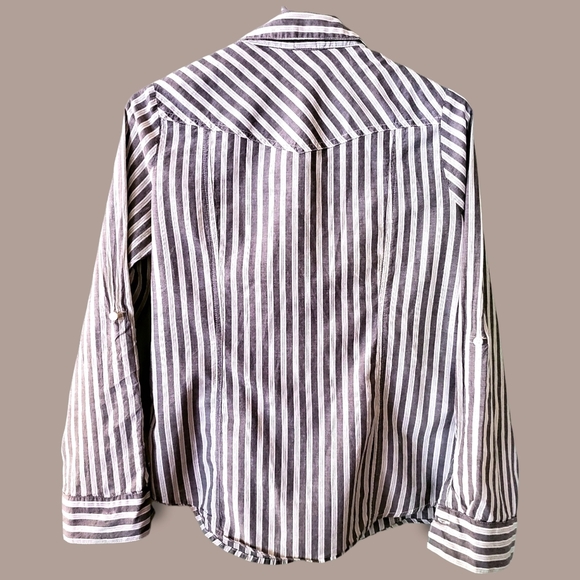 SO Juniors Button Down Shirt - Picture 5 of 8